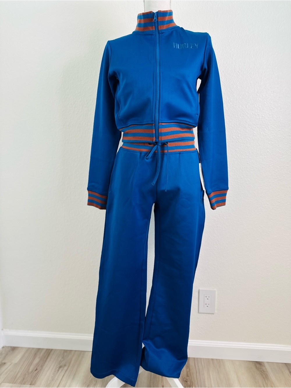 Hurley Tracksuit Set Zip Up Cropped Top and Wide Leg Pants Size Small